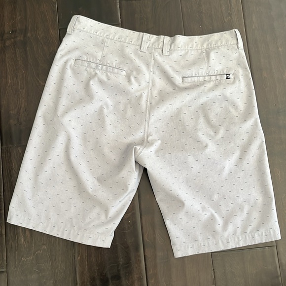 TRAVIS MATHEW - men’s shorts size 35 - Picture 4 of 6